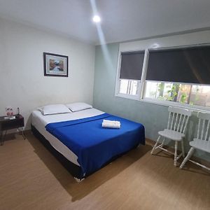 Kamar double standard